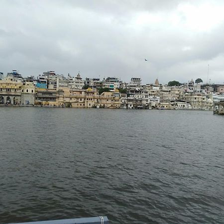 full view villa entire Udaipur Exteriör bild