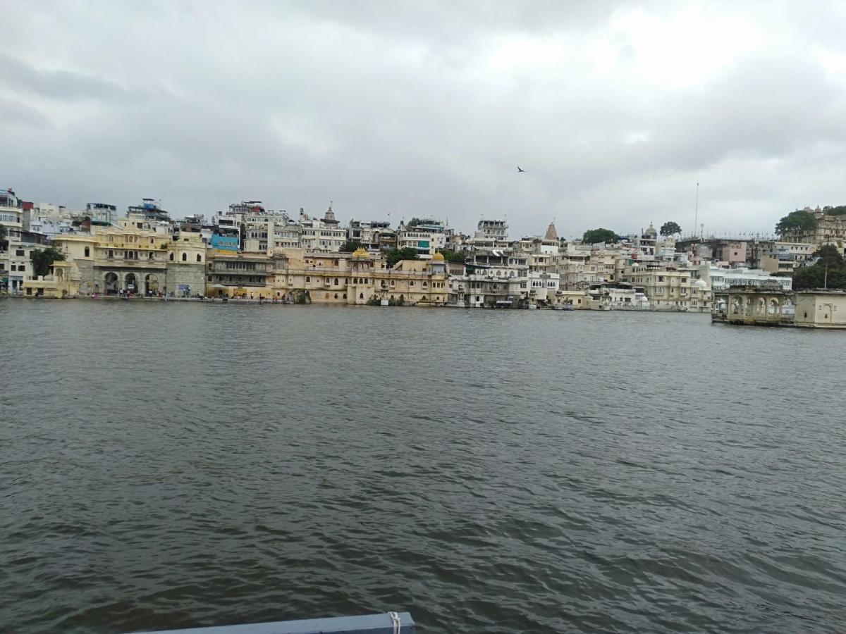 full view villa entire Udaipur Exteriör bild
